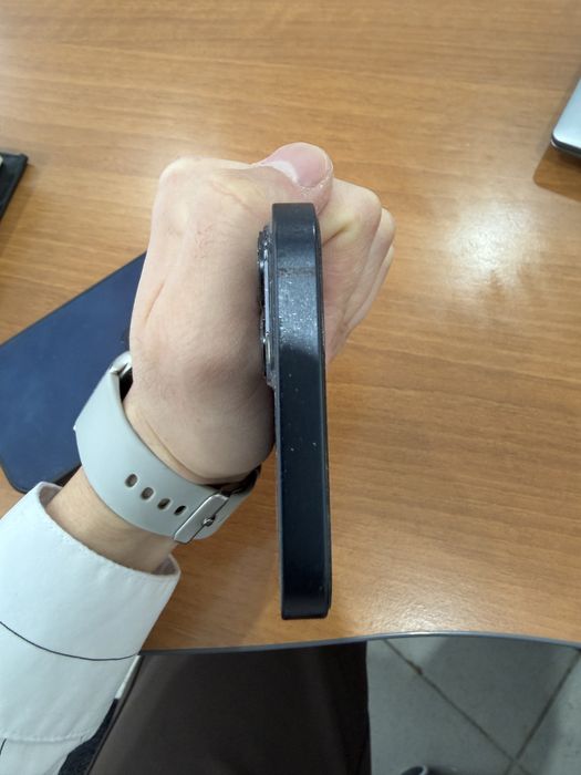 Продам айфон 13 в хорошом состоянии