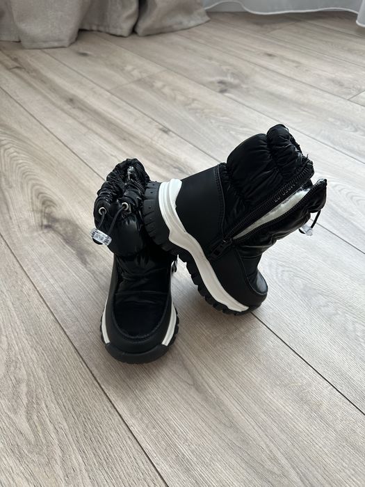 Продам зимние ботинки