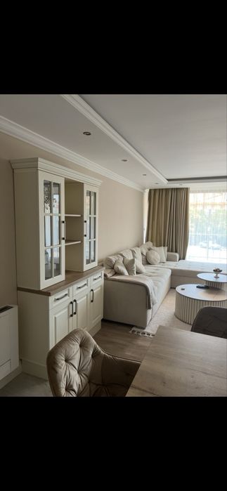 Продава 3-стаен апартамент