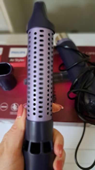 Нова Philips четка за изсушаване с приставки Air styler 3000