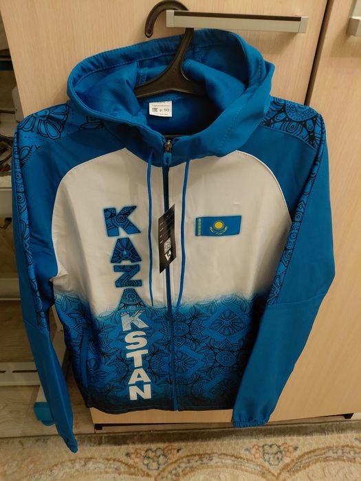 Споптивный костюм