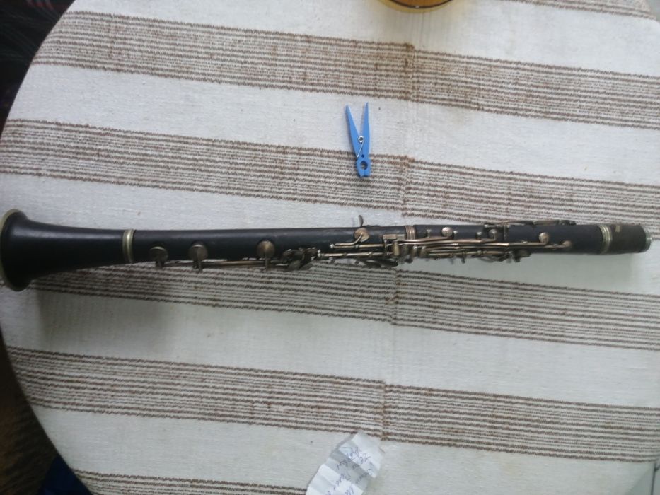 Кларинети 3 броя :Два Пълен Бьом дървени и 1 Полу Бьом.