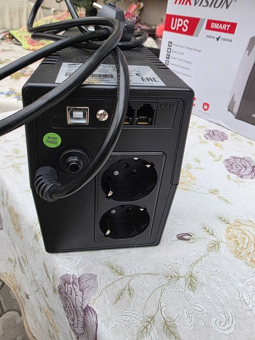 UPS бесперебойник 1000VA