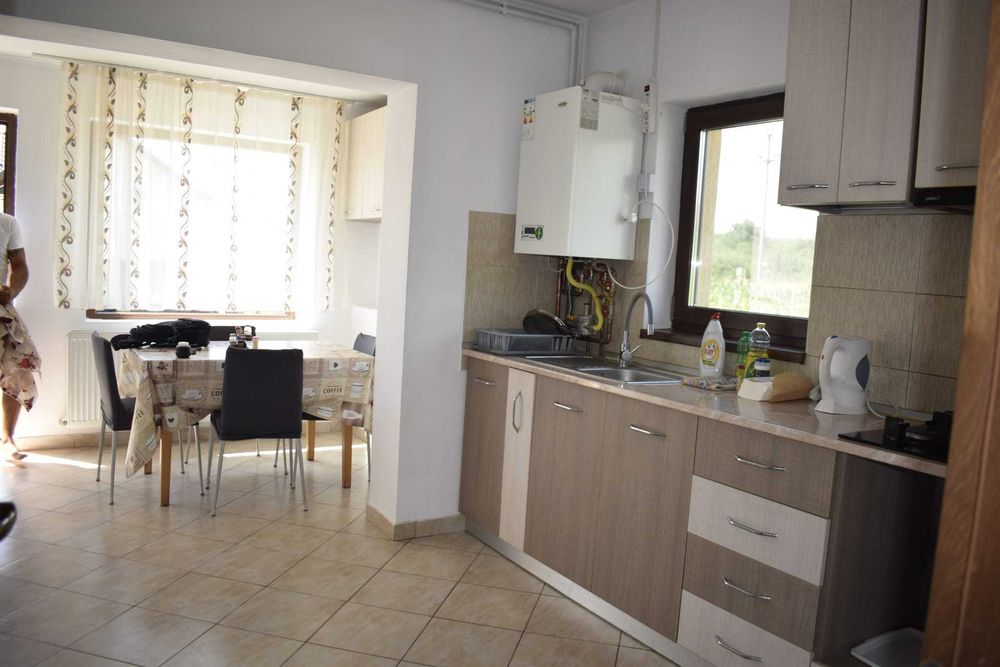 Casa de inchiriat utilata si mobilata