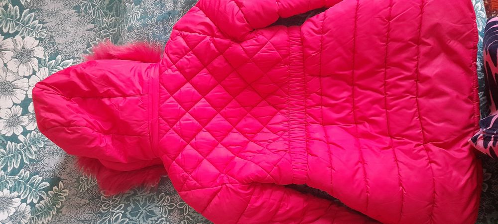 Продам зимнюю куртку на девочку