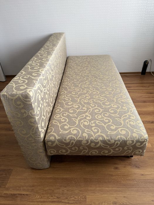 Разтегателен диван клик клак