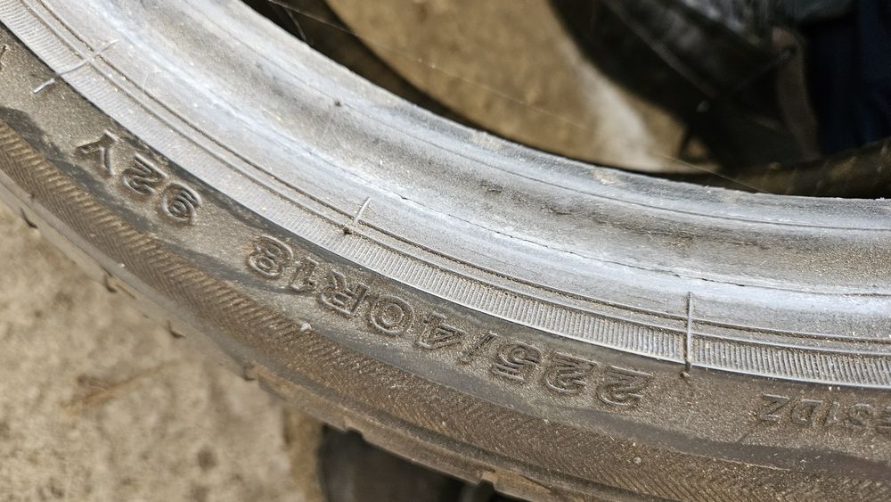 2бр гуми 225 40 18 бриджстоун