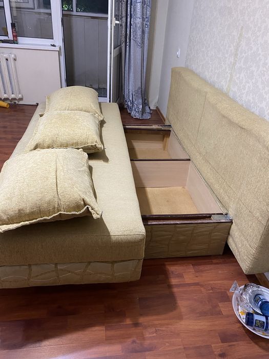 Диван тахта в хорошем состояние