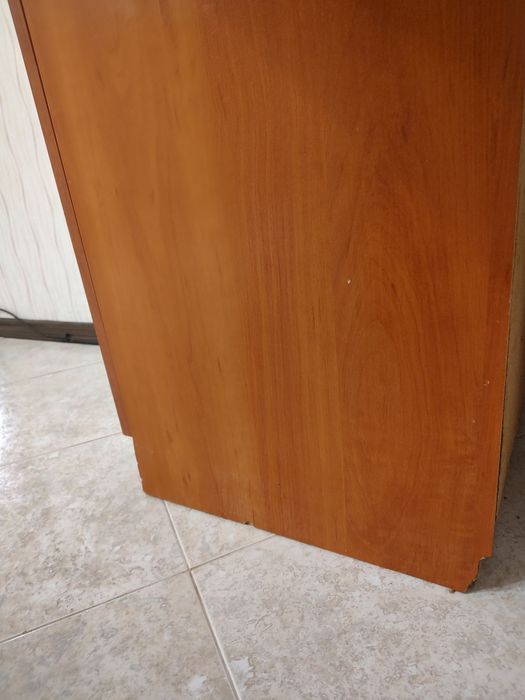 Бюро с чекмеджета