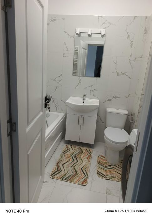 Închiriez garsonieră modernă, bloc nou