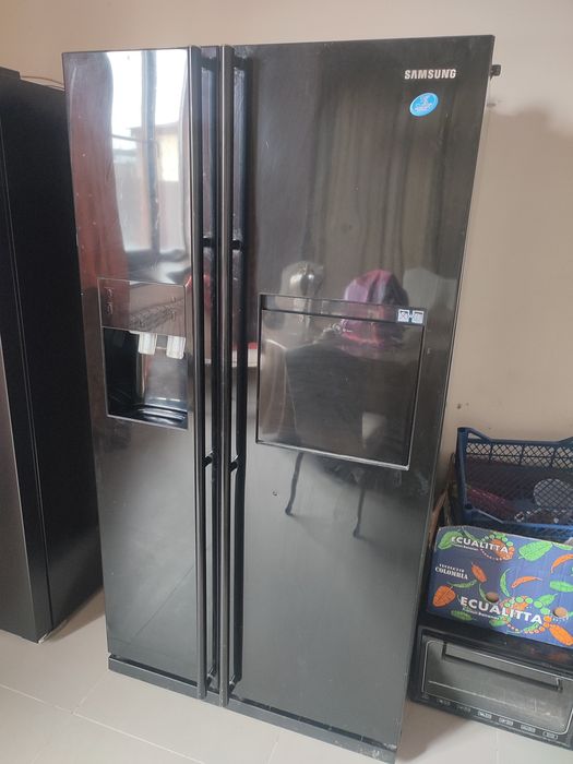 Холодильник большой