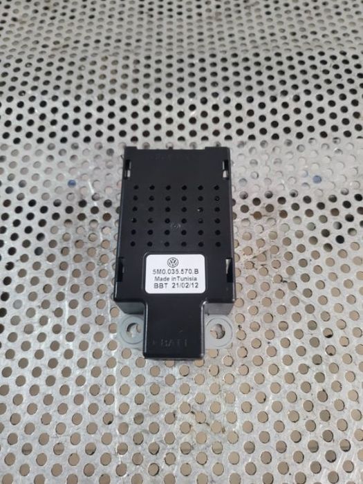 Amplificator Antena Radio Vw Golf 6 VI Plus An 2008-2013 Cod 5MO035570B