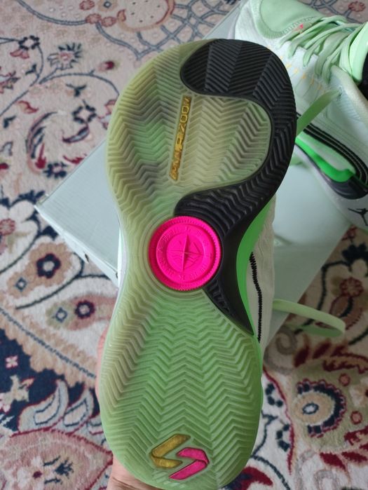 Кроссовки баскетбольные