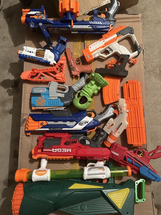 Продам игрушки для мальчиков.