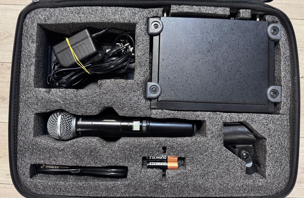 Amanet F28: Microfon wireless Shure Beta 58A +Receiver SLX4