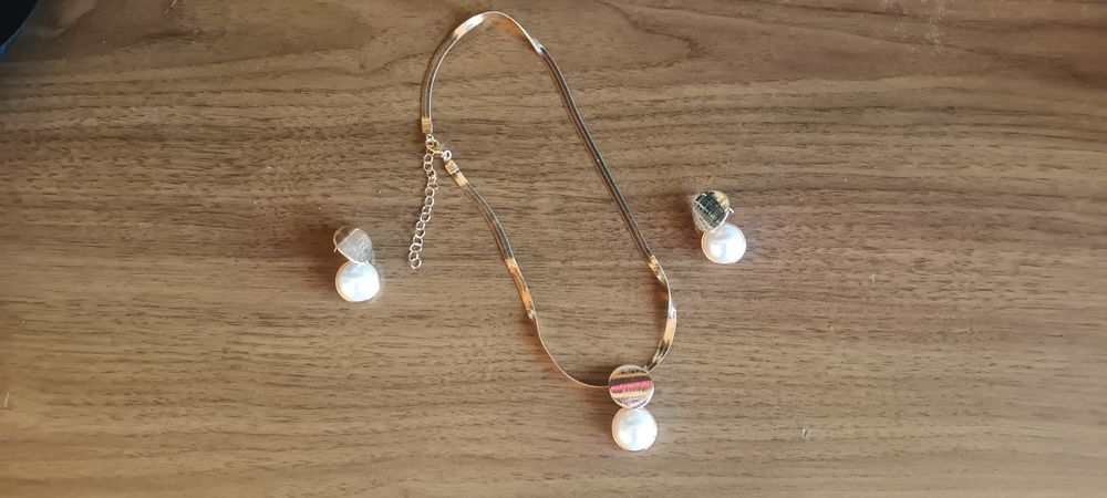 Дамско бижу от 2 части