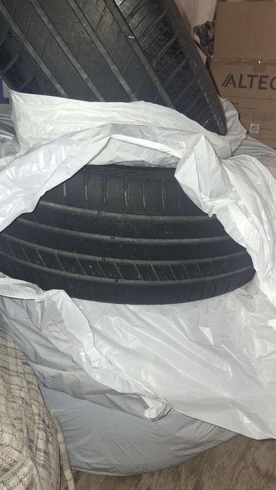 Продам шины б/у 260×60×18