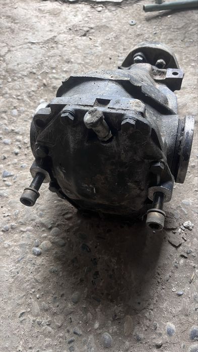 Редуктор 3.27 Мерседес 124