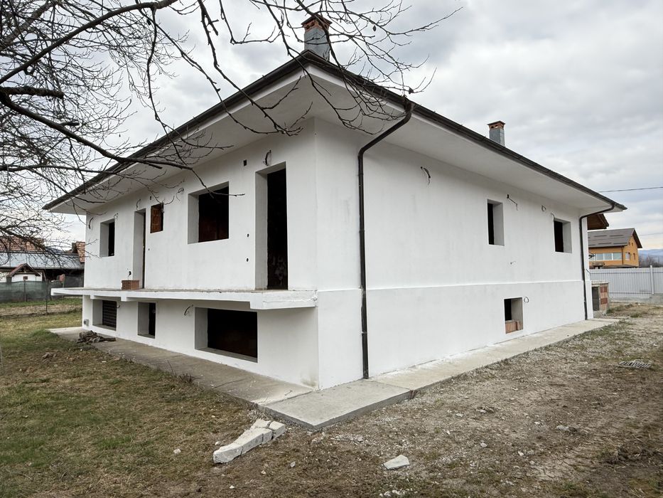 Casa noua in Calimanesti