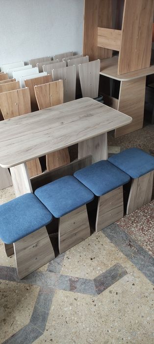 Стол кухонный. Доставка по городу