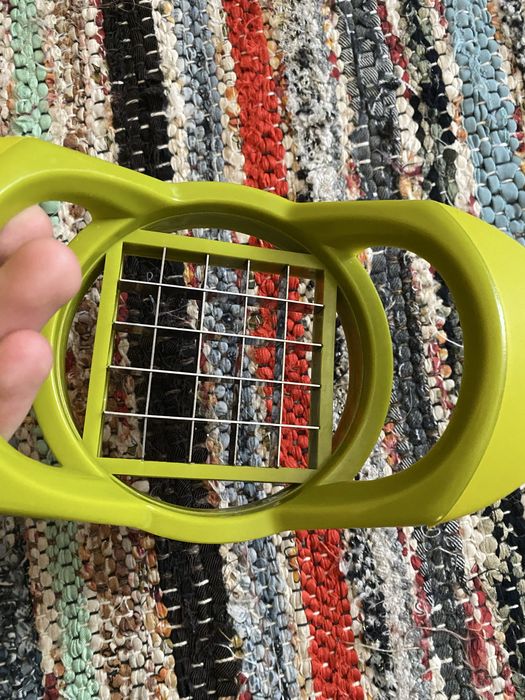 Feliator manual pentru cartofi