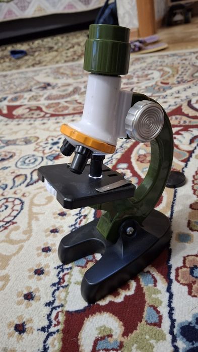 Микроскоп продам