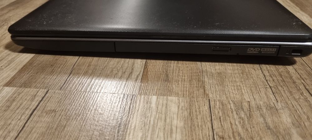 лаптоп Asus R510C Notebook PC.