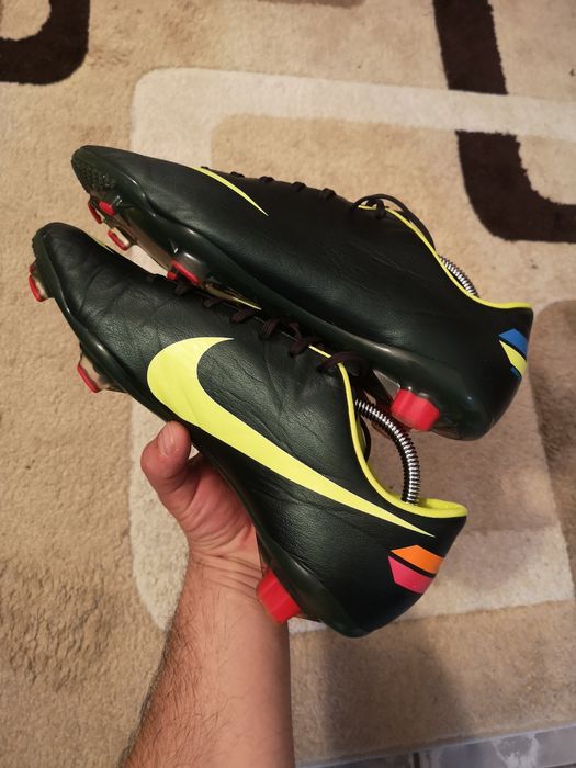 Vând ghete de fotbal Nike Mercurial Vapor VIII FG in stare impecabila