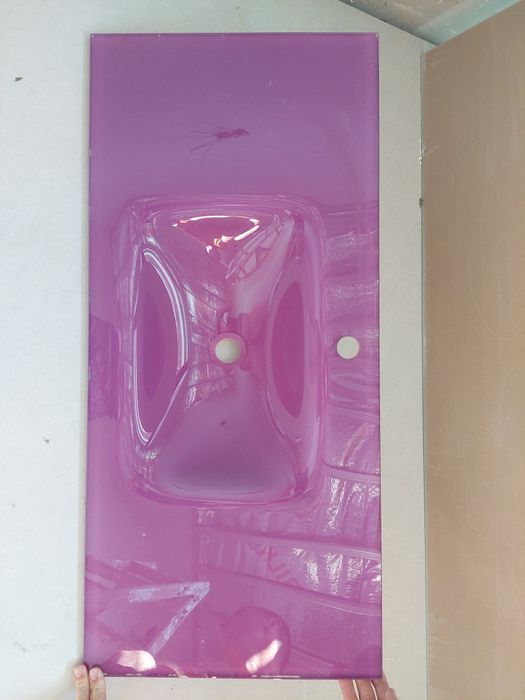 Vând chiuveta din sticla