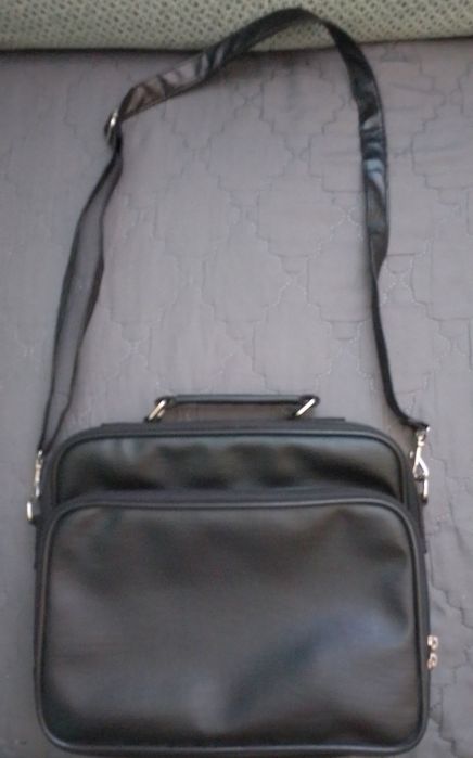 Кожена чанта за лаптоп