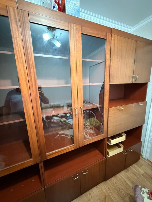 Отдам даром стенку