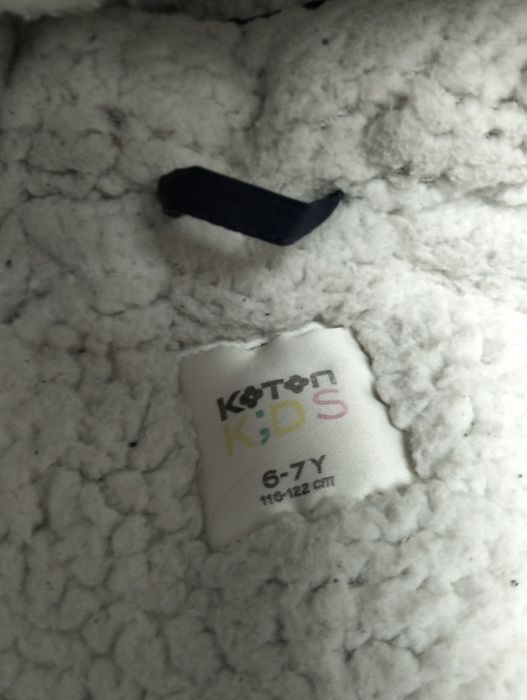 Продам куртки весна