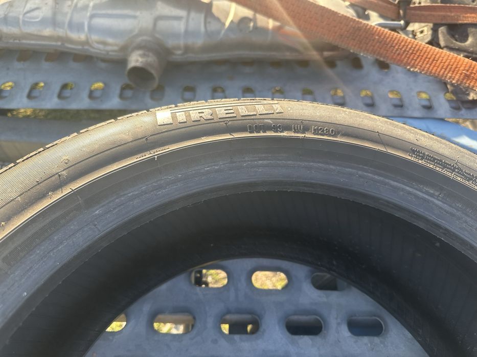 R17 225/50 Pirelli runflat 2 бр. летни