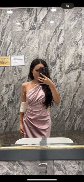 Платье атласовое