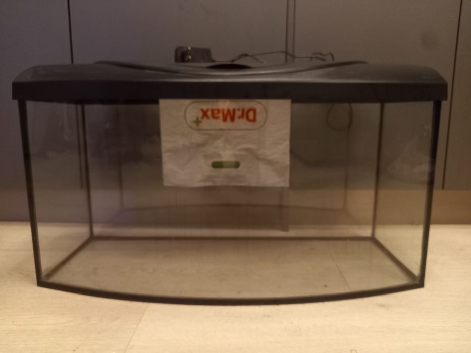 Vând acvariu diversa