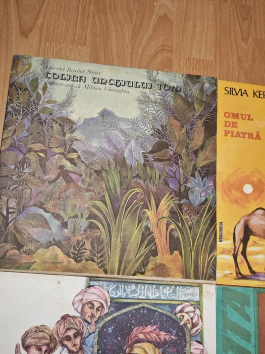 Lot 4 discuri vinil Povești și Narghita