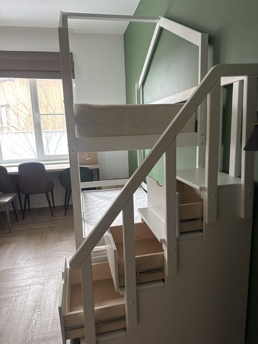 Продается двухэтажная детская кровать