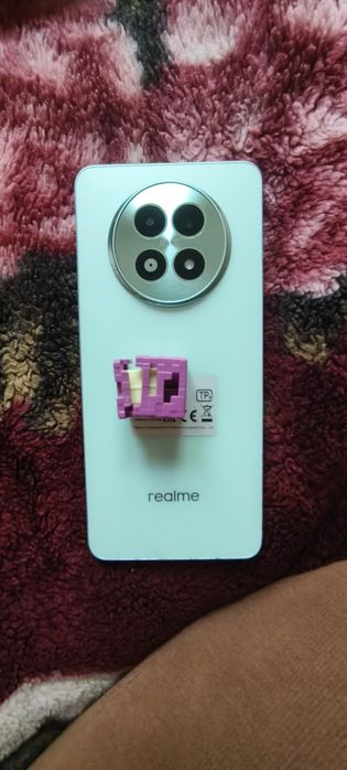 Продам телефон realme 13 5g