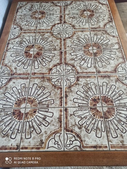 Холна маса с керамичен плот