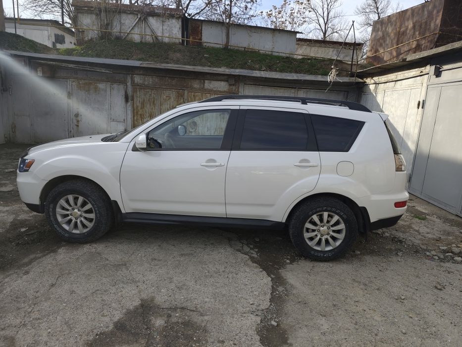 Продам Мицубиси аутлендер хл 4вд.