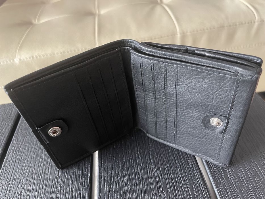 Продавам колекция нови портфейли