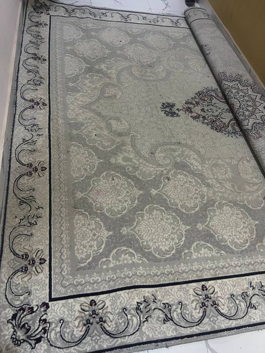 Gilam sotiladi. Holati yaxshi.