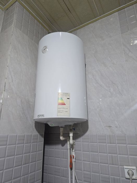 Аристон 80.талик сотилади  ишлаши аьло