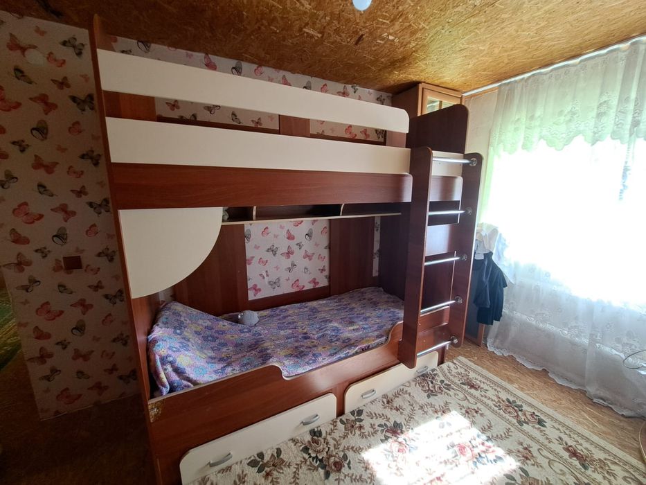 кровать двухъярусная