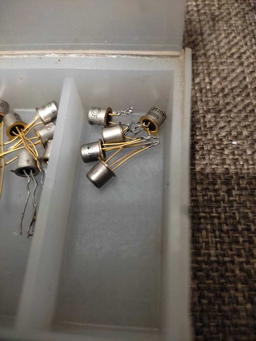 Транзисторы транзистор СССР радиодетали: 500 тг. - Аксессуары и ...