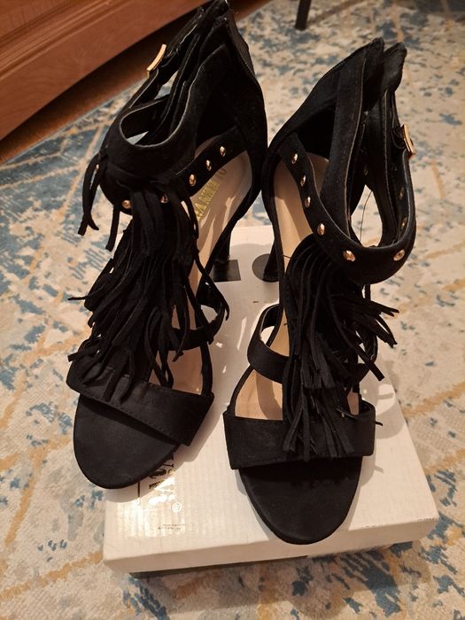 Дерзкие босоножки. 38размер