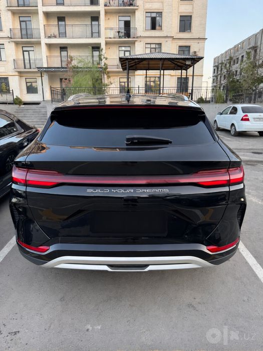 Byd Chempion 605 km Qora rang Batareya yomkisti 98%