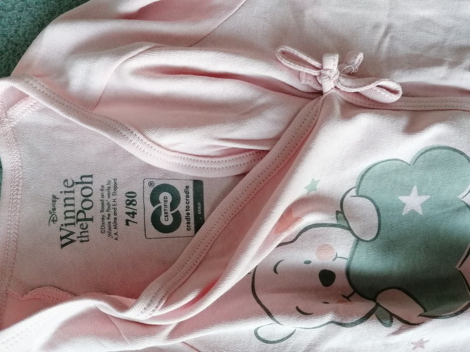 Чисто нови 2бр боди и гащиризон размер 74-80см.