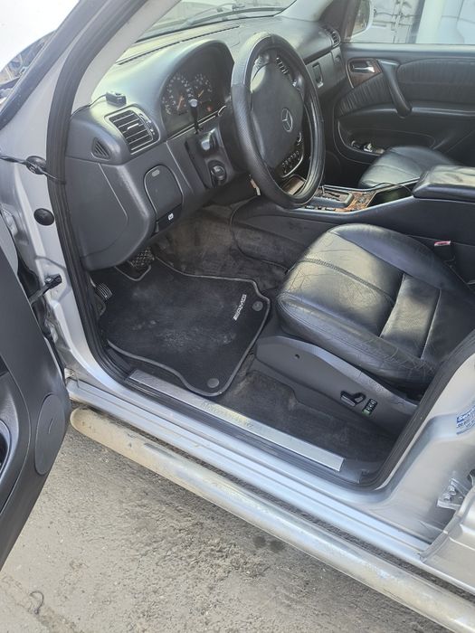 Vând Mercedes ml