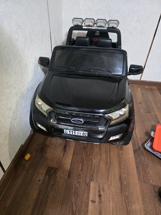 Детская машинка на пульте